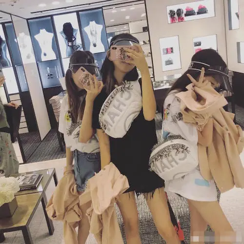 Wang Manxi Faye Wong's Daughter Li Yan Paris Zhou