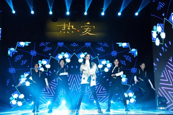 Dilraba dancing to "Produce Camp 2019" theme song, "Call Out My Name"