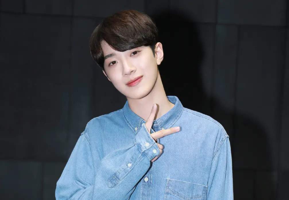 Lai Kuanlin Vents His Frustration At Fans Picking Him Up At The Airport 38jiejie 三八姐姐