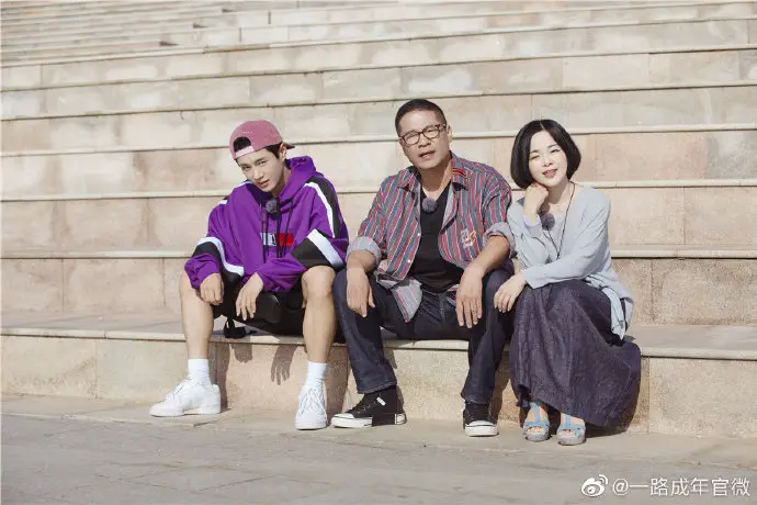 Li Wenhan Once Asked the Internet for Dating Advice and His Mother Responded to Him
