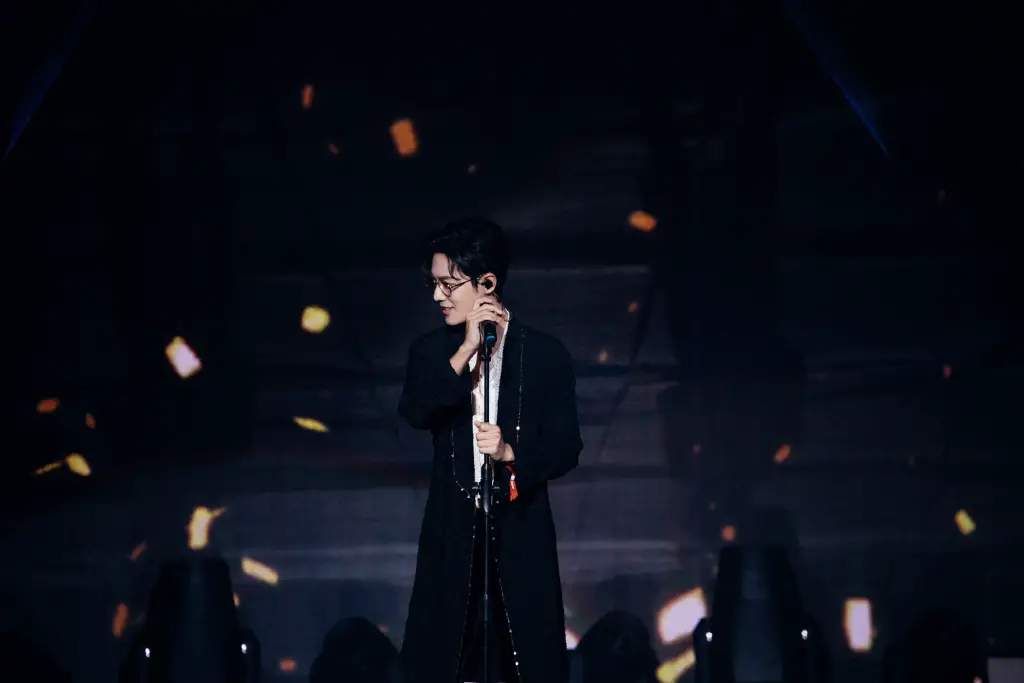 Xiao Zhan is Asked to Choose Between Acting and Singing
