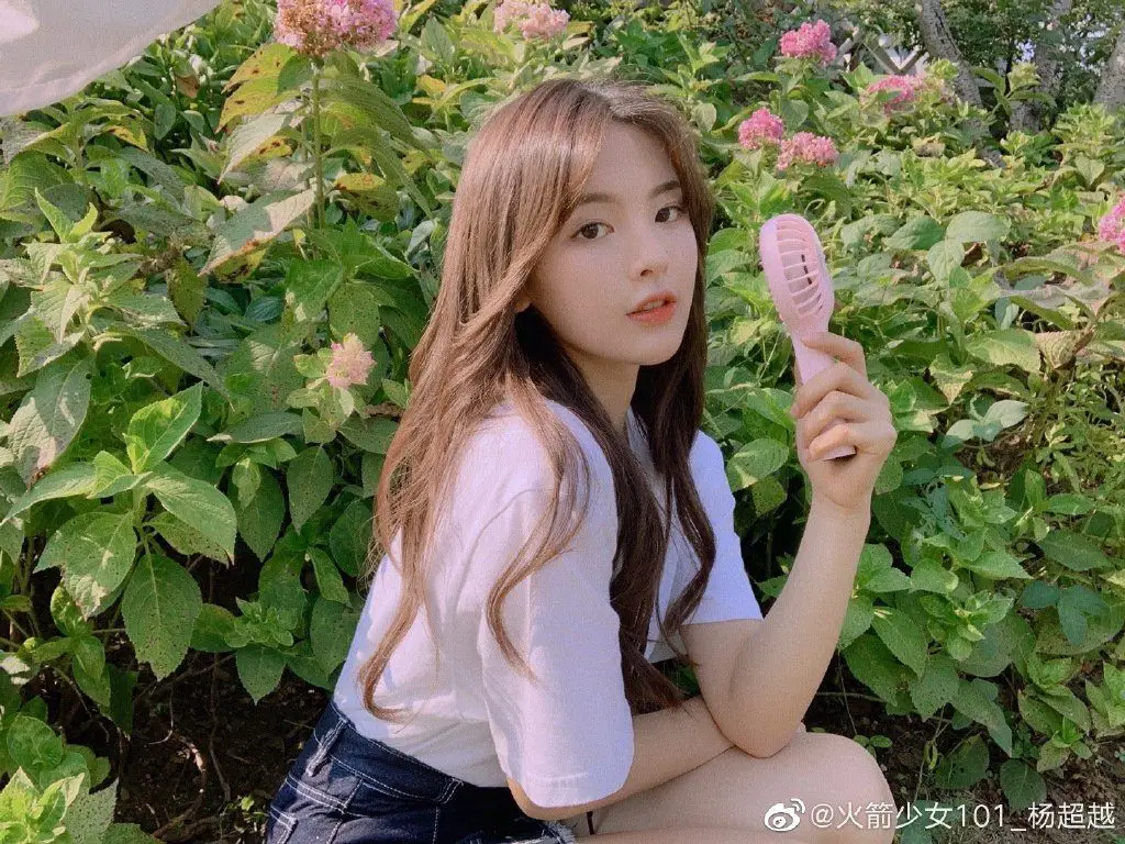 Yang Chaoyue Cried Looking at the Mirror Because She Thought She was Ugly