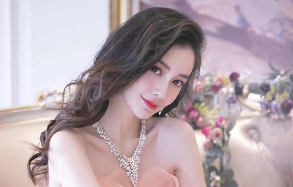 Male Fan Uses Pick Up Line On Angelababy