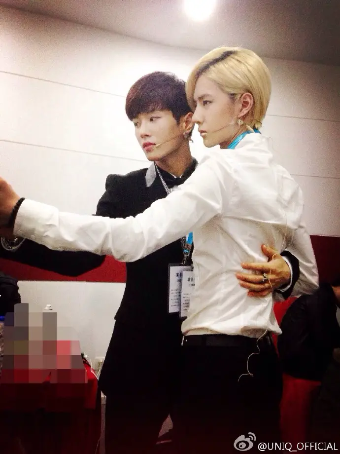 Li Wenhan Roasts Himself and Wang Yibo