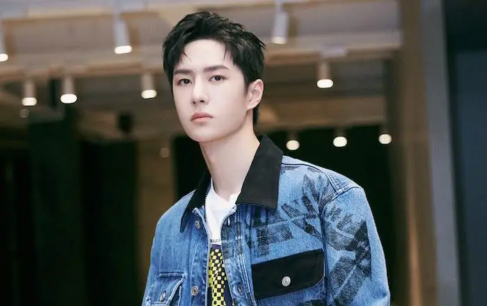 YUE HUA Entertainment Refutes Rumors Wang Yibo was Hooking Up with an Internet Celebrity Driving a Red Sports Car