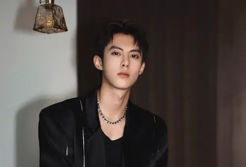 38jiejie  三八姐姐｜Dylan Wang's Studio Takes Legal Action Against Rumors He is  Engaged and That His Staff Member is His Girlfriend